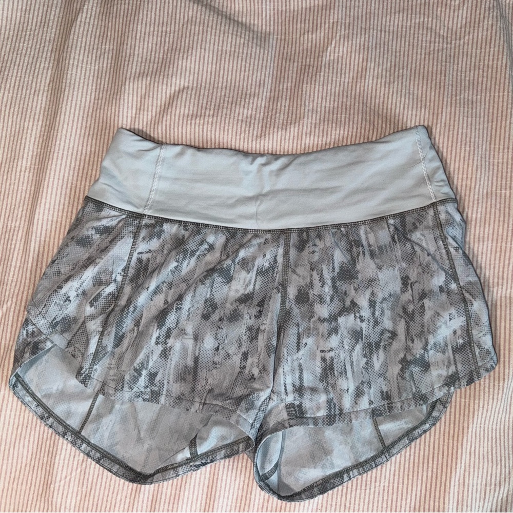 Lululemon speed up mid rise lined short 4”